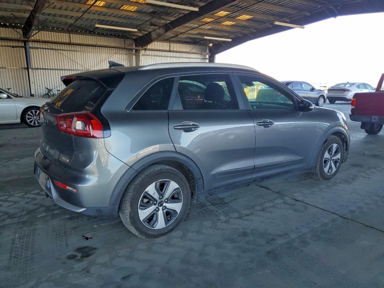 2017 KIA NIRO EX photo 3