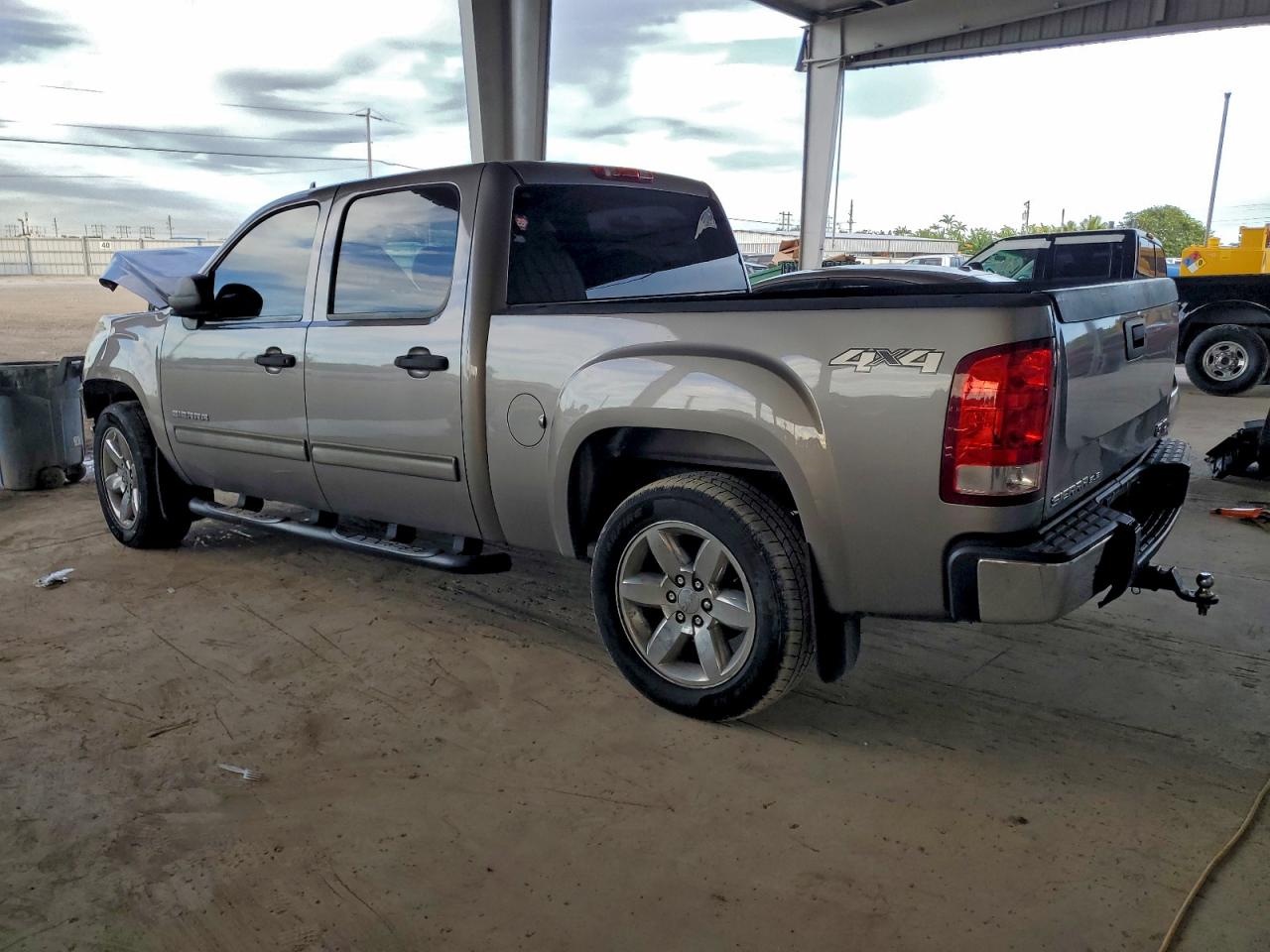 2012 GMC SIERRA K1500 SLE photo 2