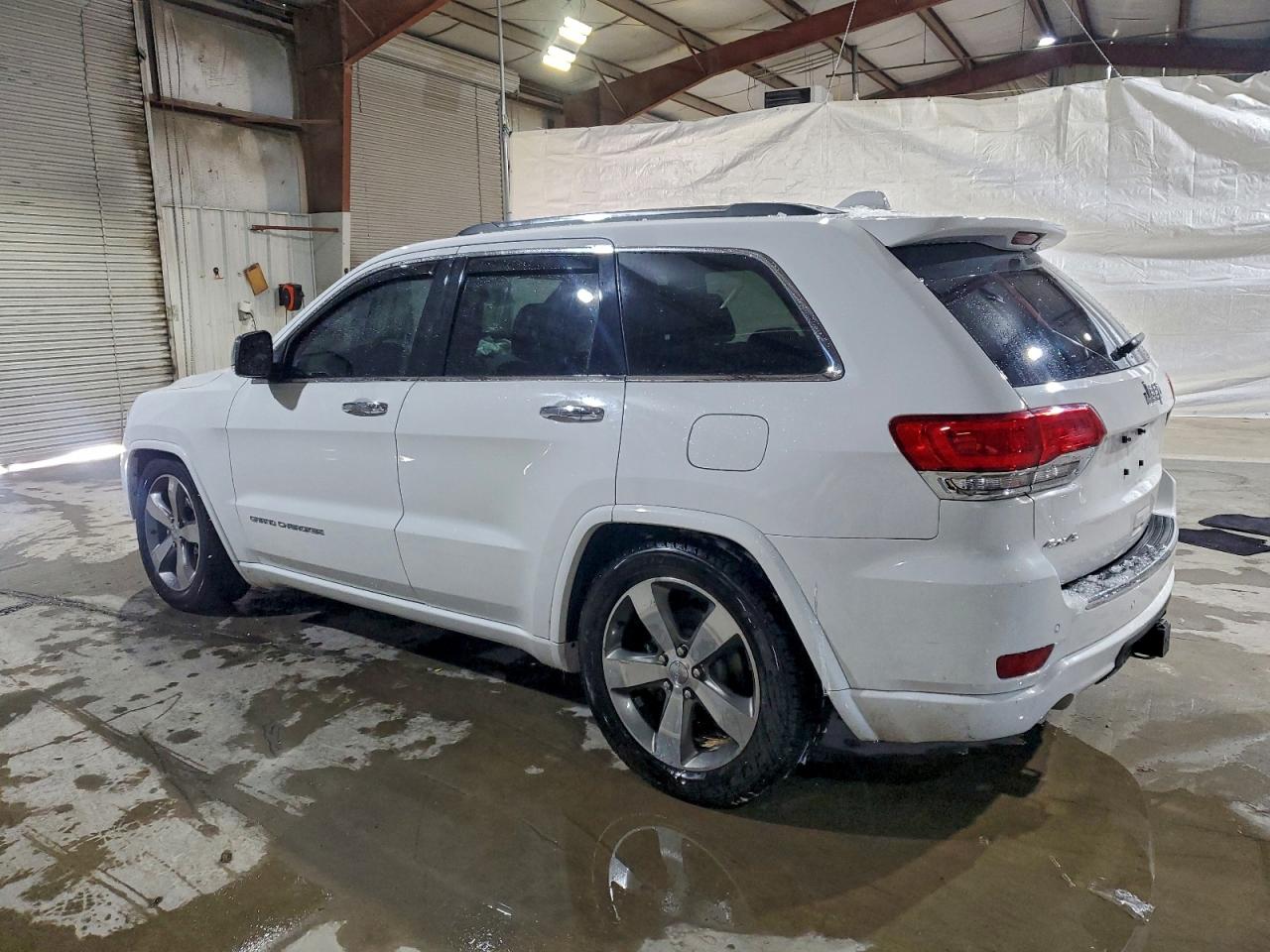 2016 JEEP GRAND CHEROKEE OVERLAND photo 3