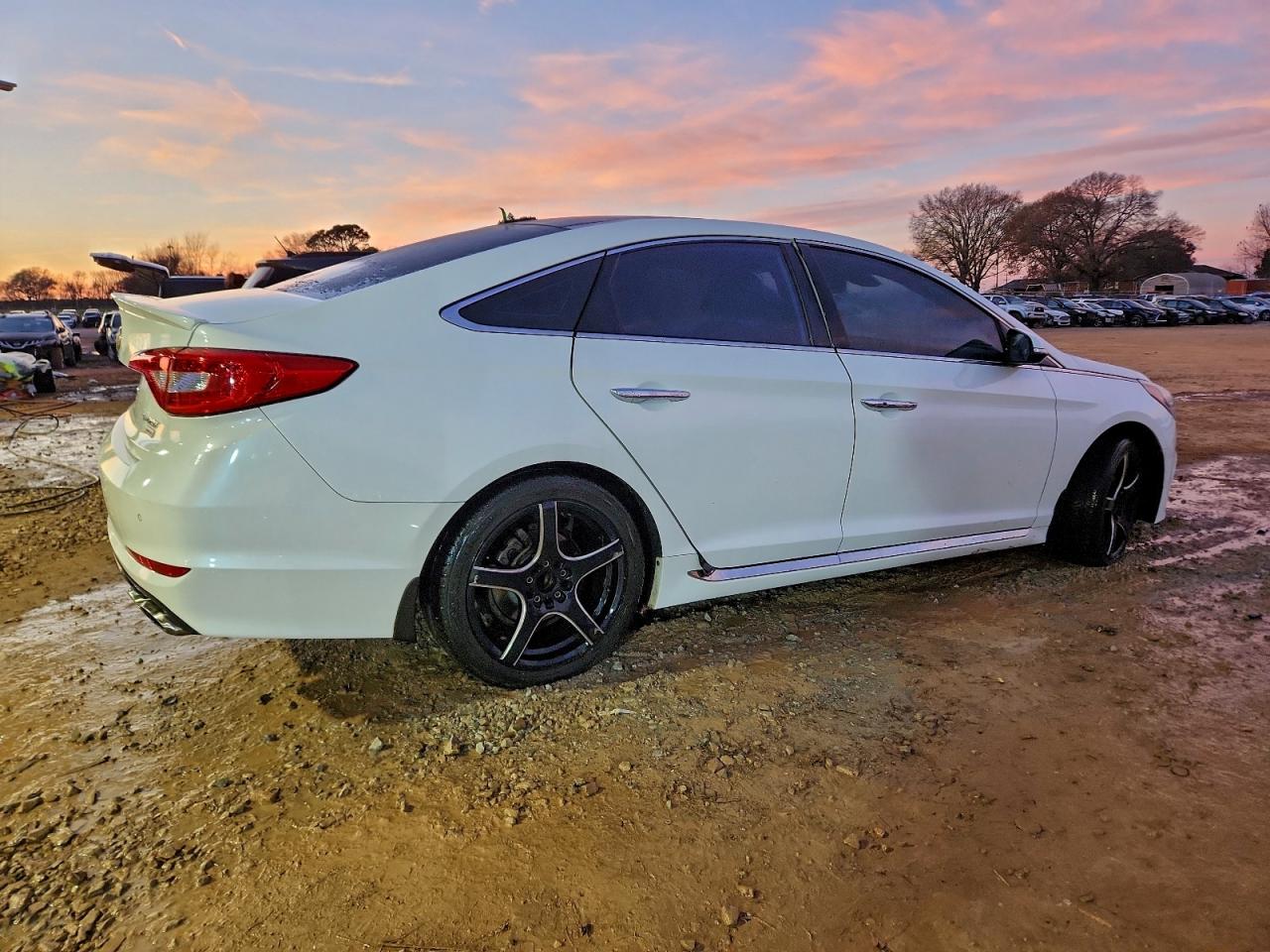 2015 HYUNDAI SONATA SPORT photo 3