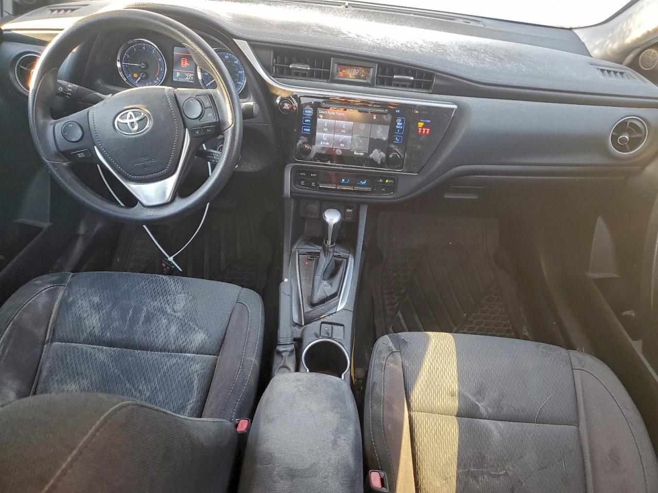 2018 TOYOTA COROLLA L photo 8