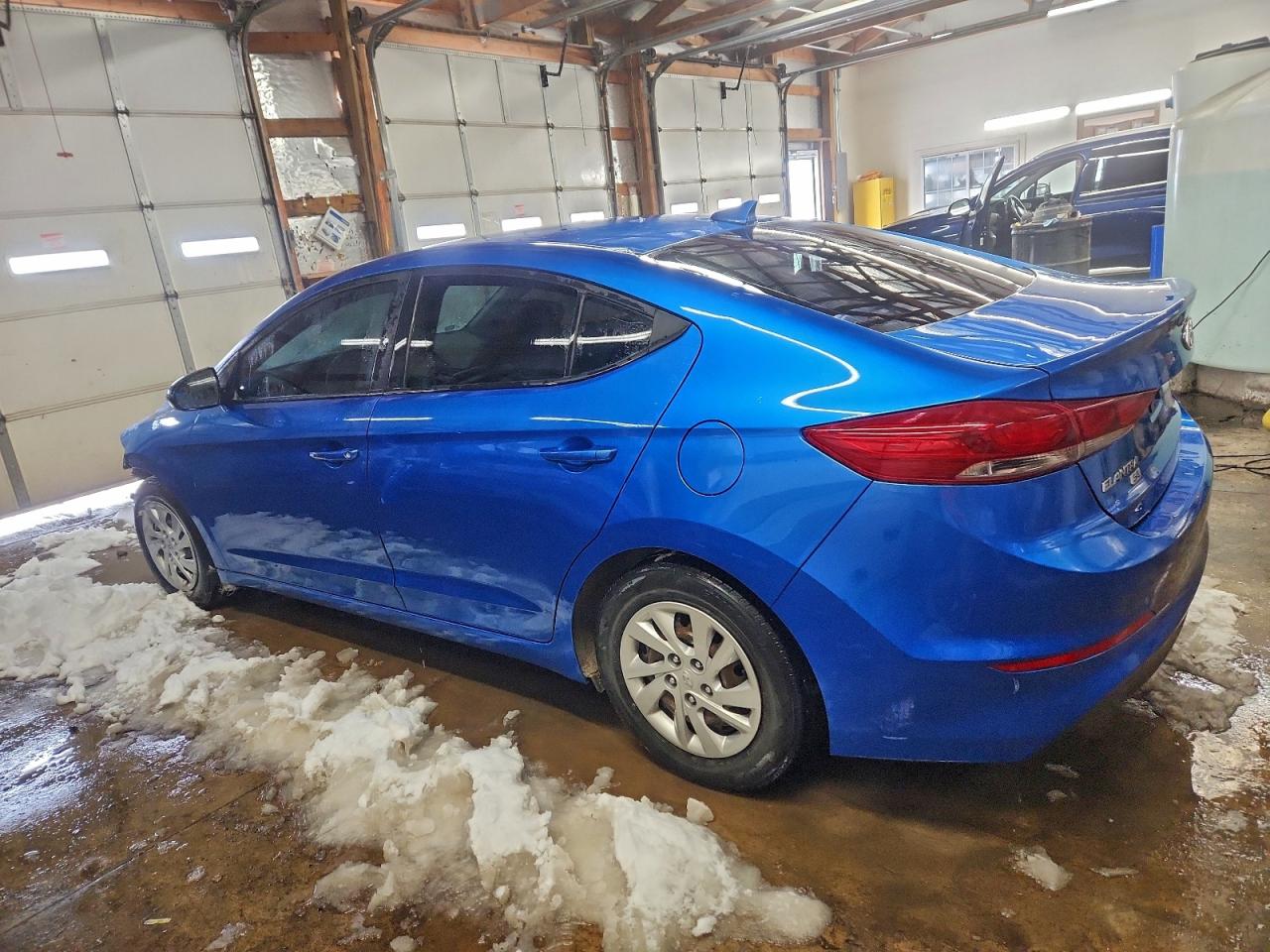 2017 HYUNDAI ELANTRA SE photo 2