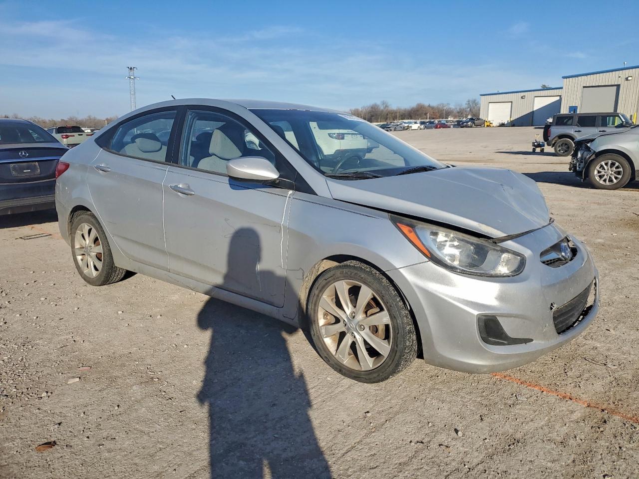 2012 HYUNDAI ACCENT GLS photo 4