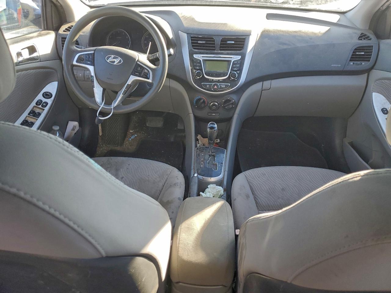 2012 HYUNDAI ACCENT GLS photo 8