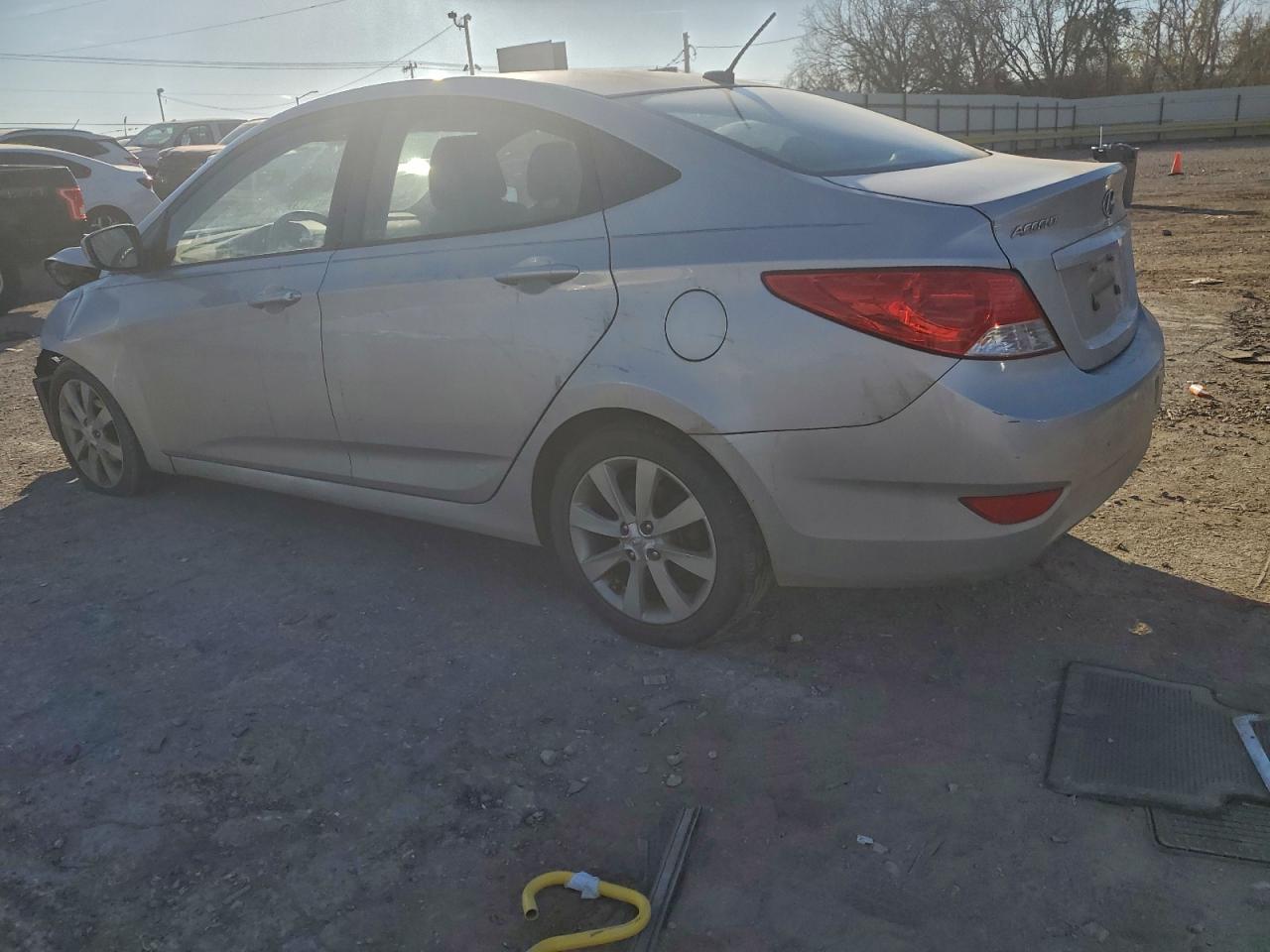2012 HYUNDAI ACCENT GLS photo 2