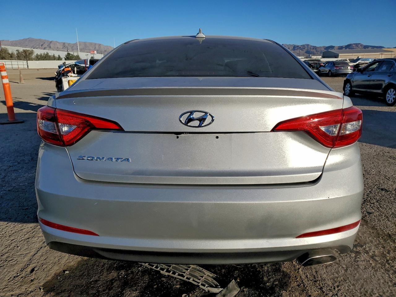 2017 HYUNDAI SONATA SE photo 6