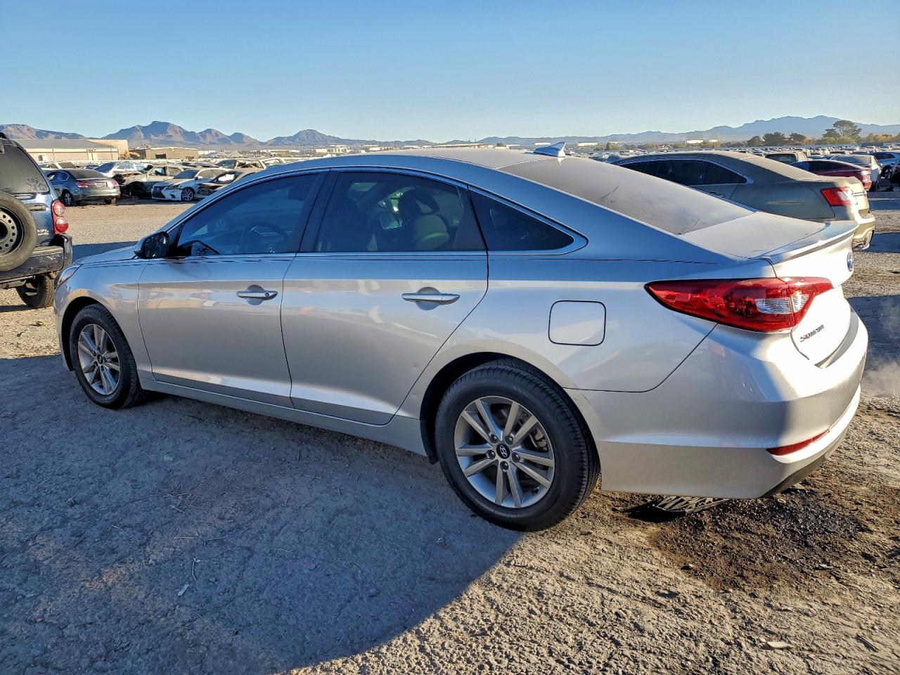 2017 HYUNDAI SONATA SE photo 2