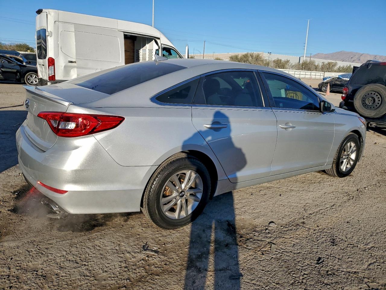 2017 HYUNDAI SONATA SE photo 3