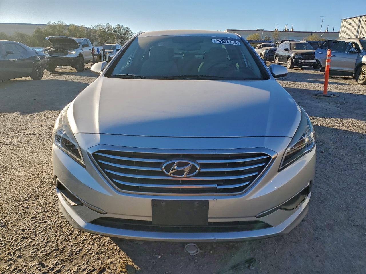 2017 HYUNDAI SONATA SE photo 5
