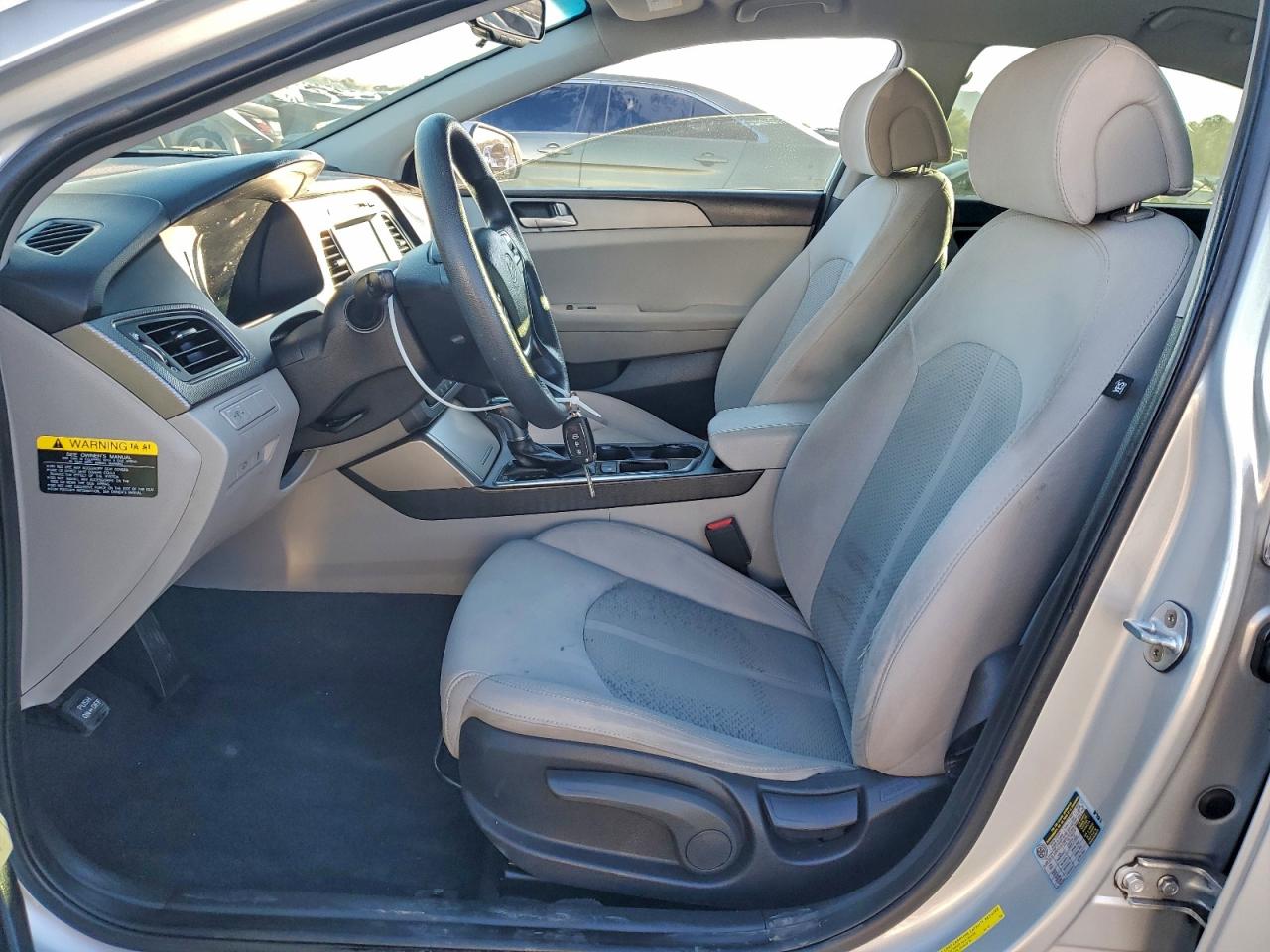 2017 HYUNDAI SONATA SE photo 7