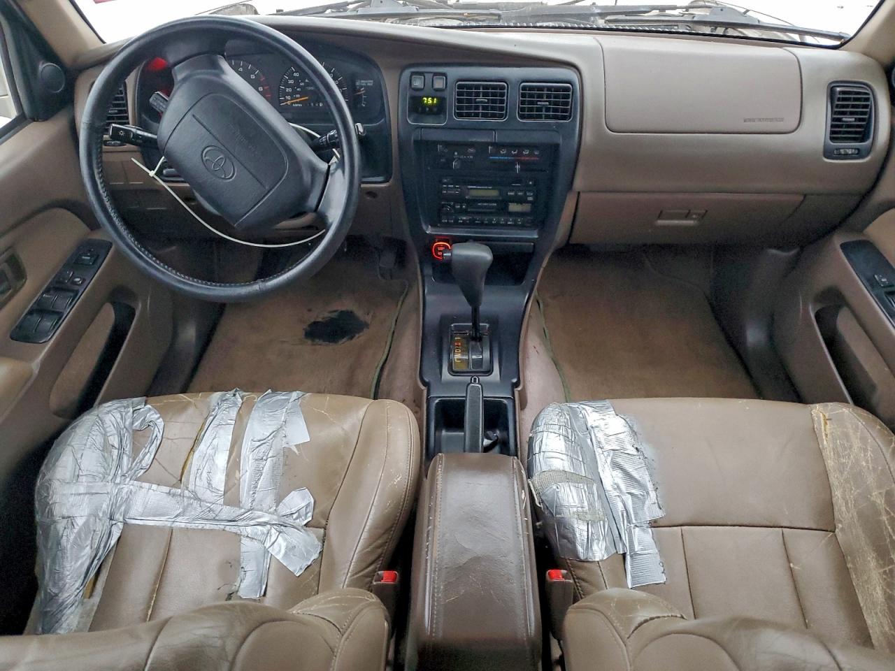 1996 TOYOTA 4RUNNER SR5 photo 8