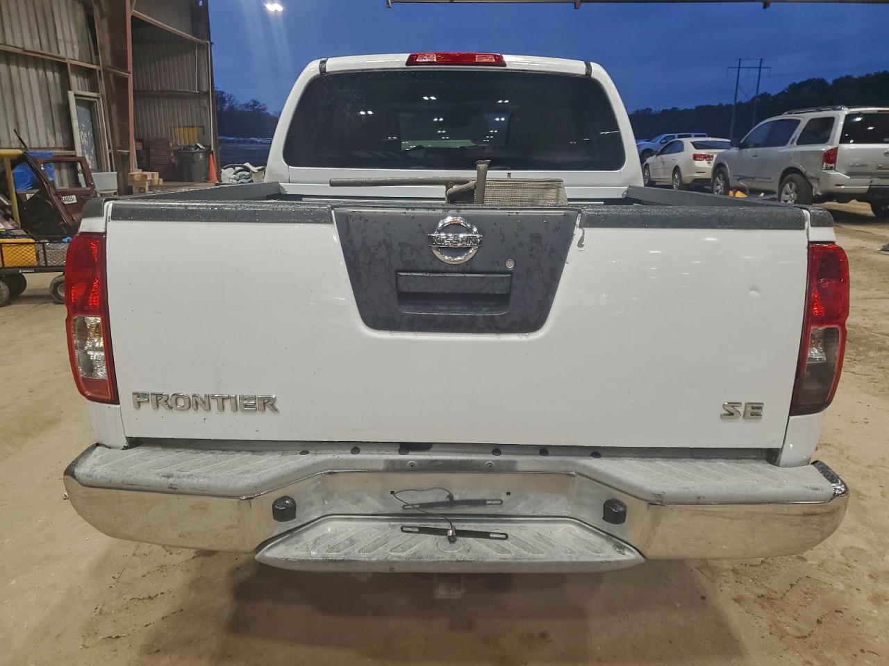 2010 NISSAN FRONTIER CREW CAB SE photo 6