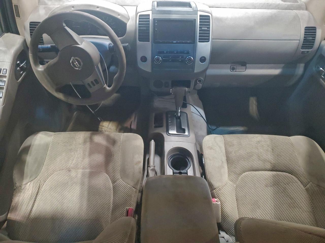 2010 NISSAN FRONTIER CREW CAB SE photo 8
