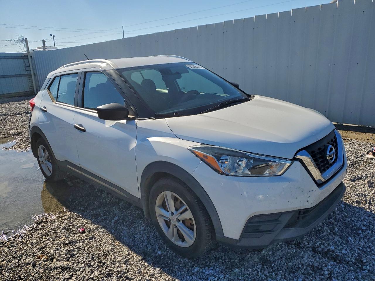 2019 NISSAN KICKS S photo 4