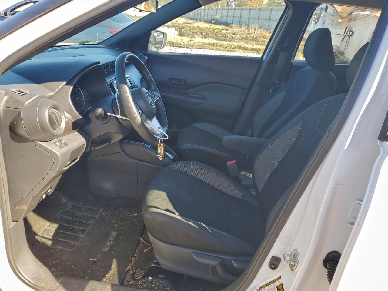 2019 NISSAN KICKS S photo 7