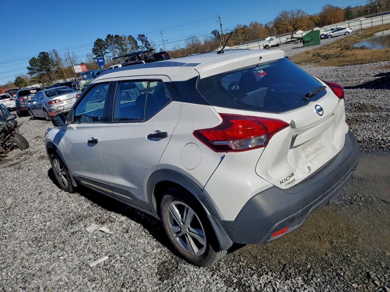 2019 NISSAN KICKS S photo 2