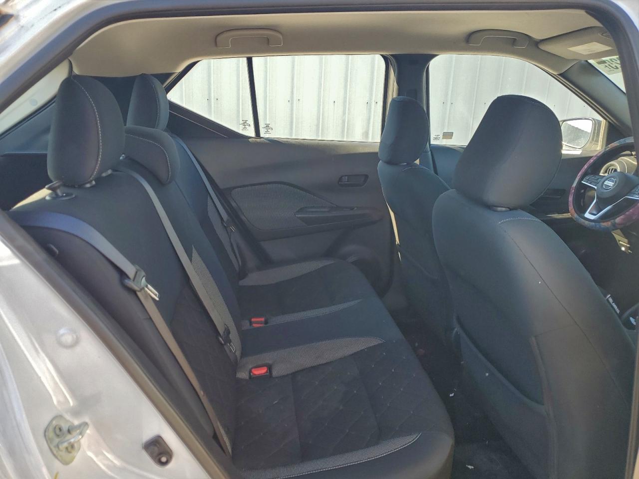 2019 NISSAN KICKS S photo 10