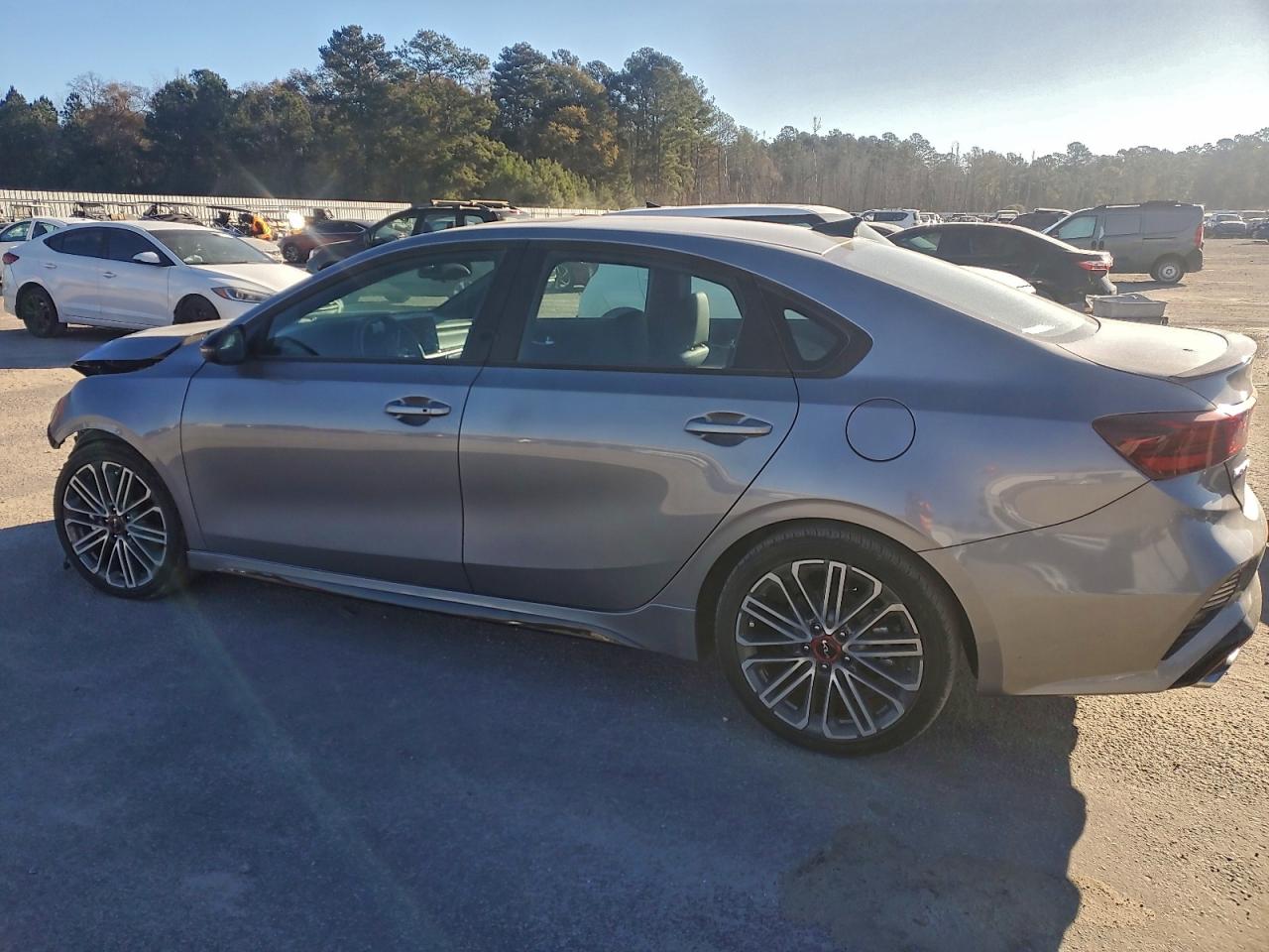 2024 KIA FORTE GT photo 2