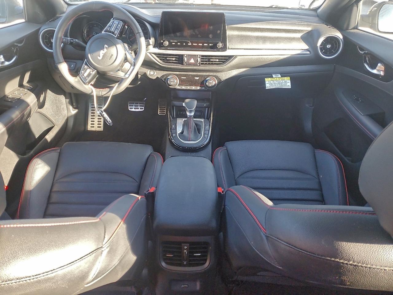 2024 KIA FORTE GT photo 8