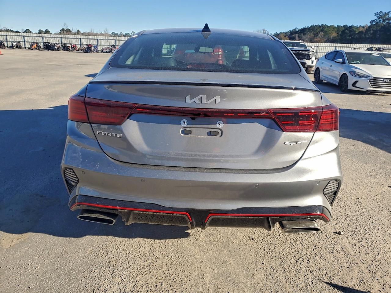 2024 KIA FORTE GT photo 6