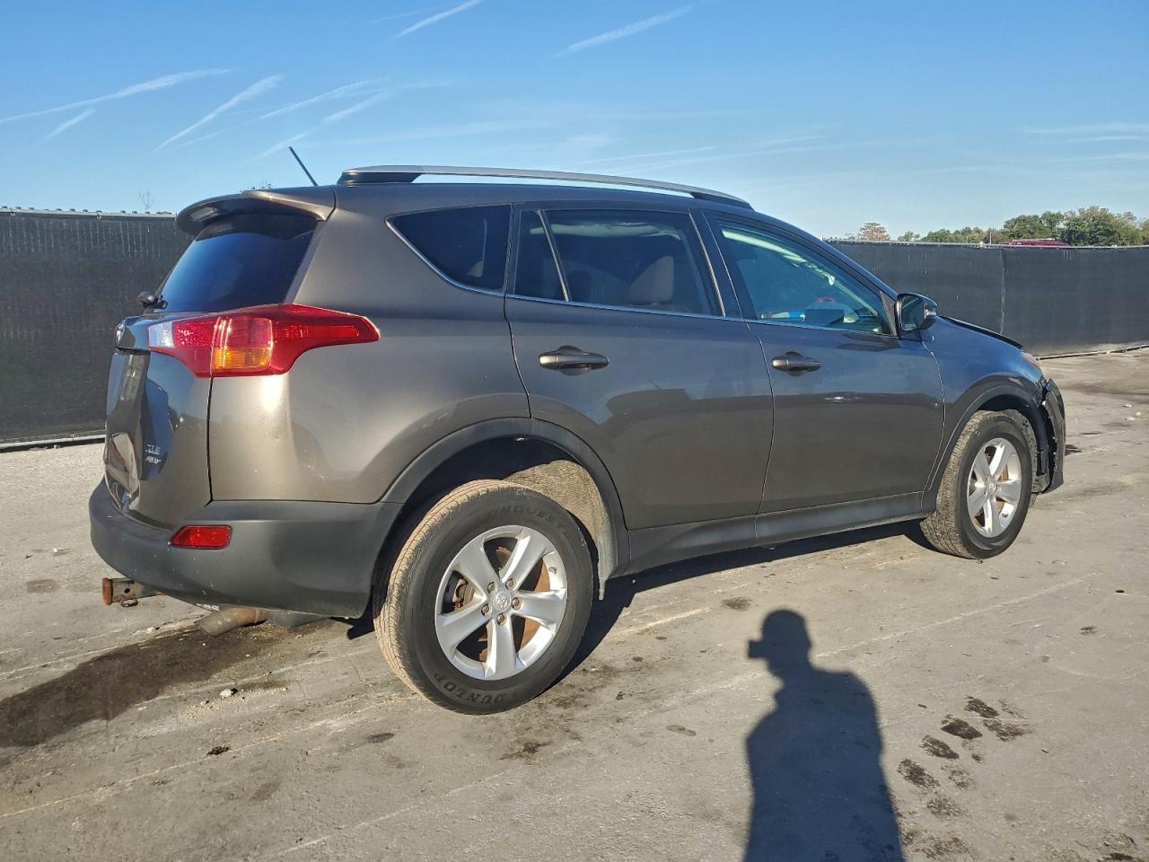 2013 TOYOTA RAV4 XLE photo 7