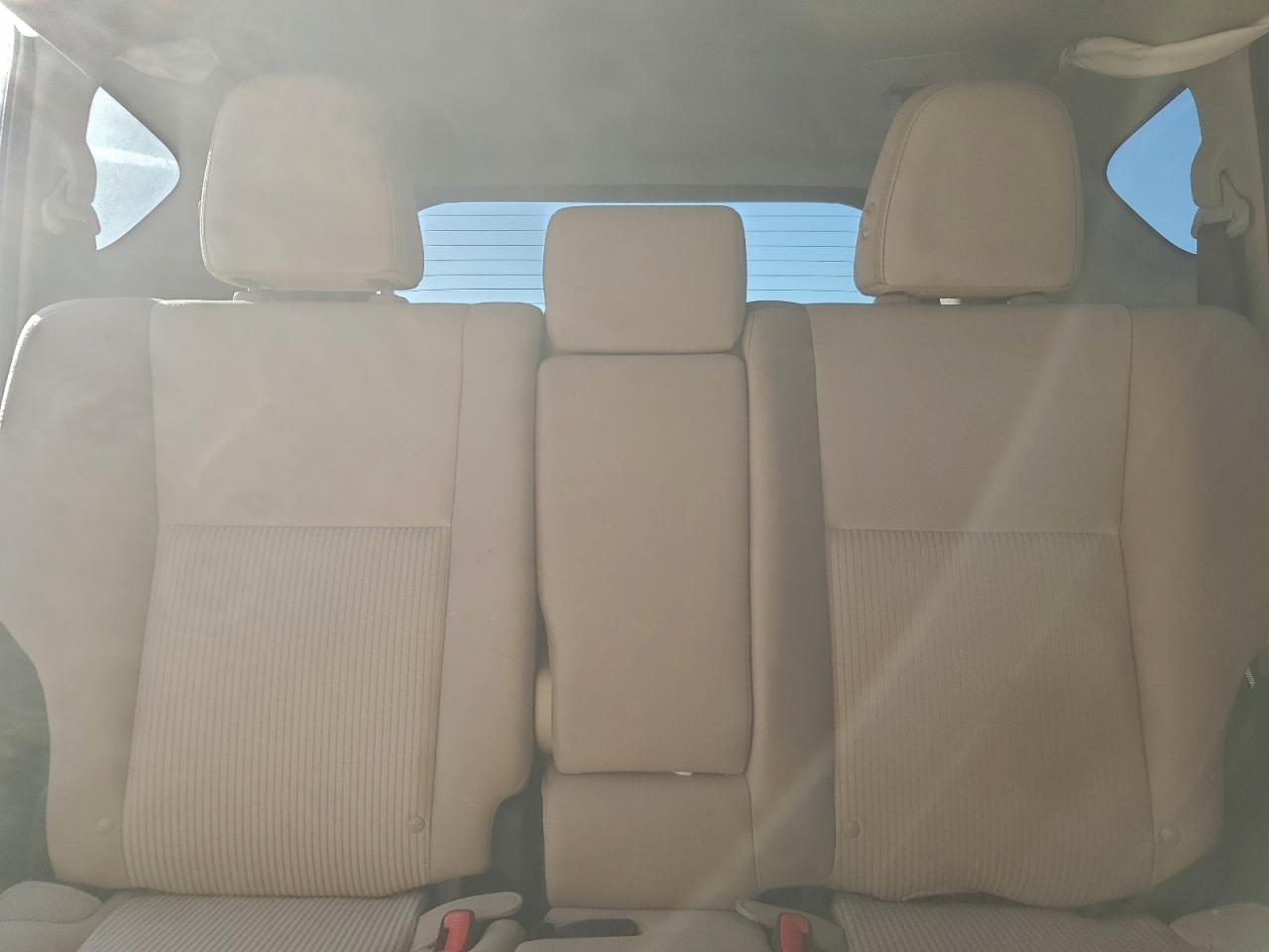 2013 TOYOTA RAV4 XLE photo 28