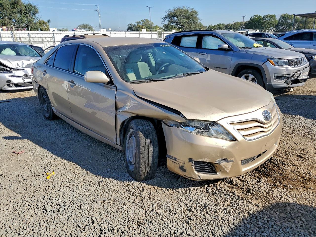 2011 TOYOTA CAMRY BASE photo 4