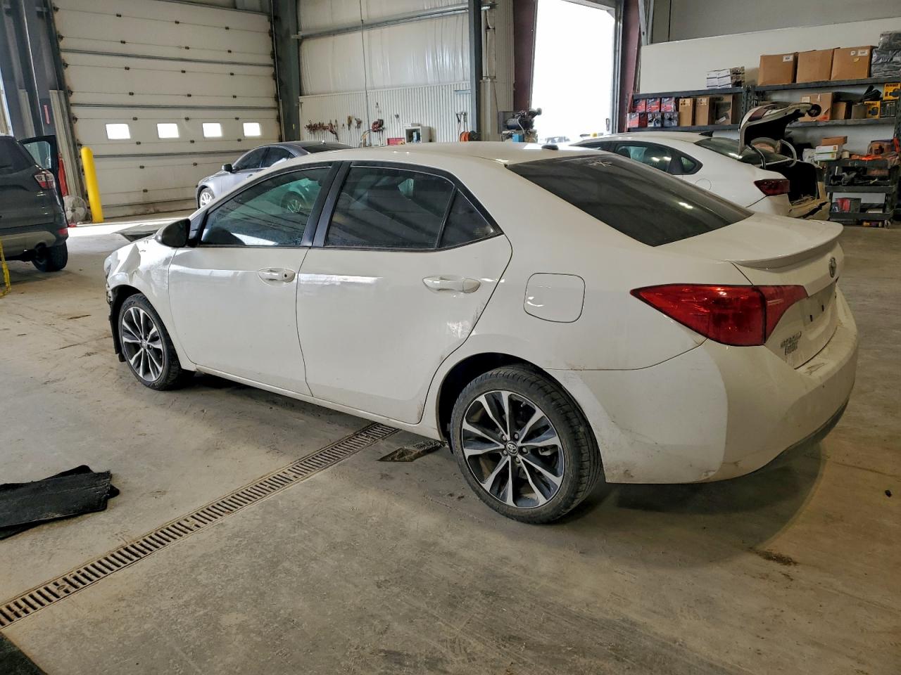 2017 TOYOTA COROLLA L photo 2