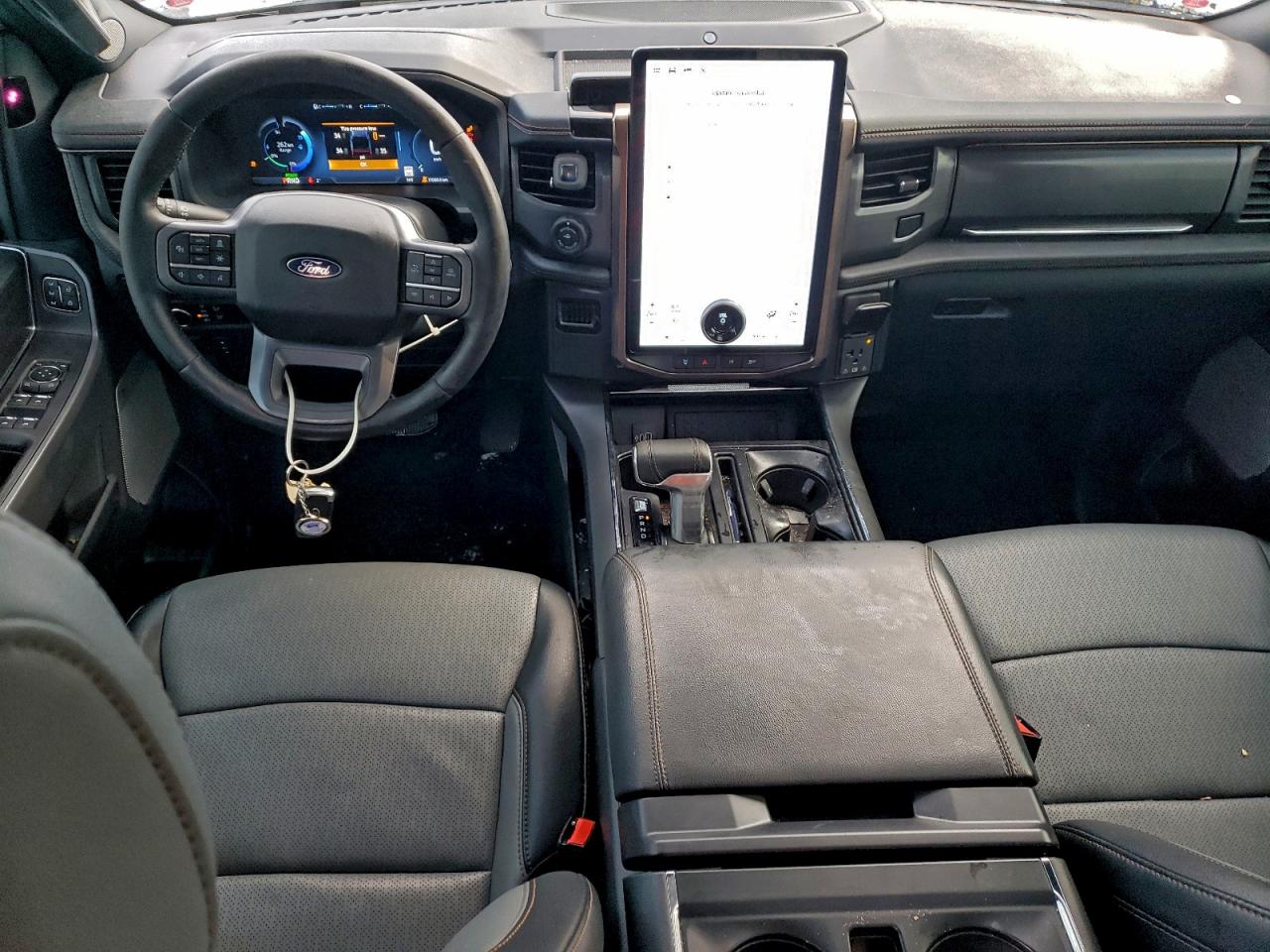 2025 FORD F150 LIGHTNING LARIAT photo 8