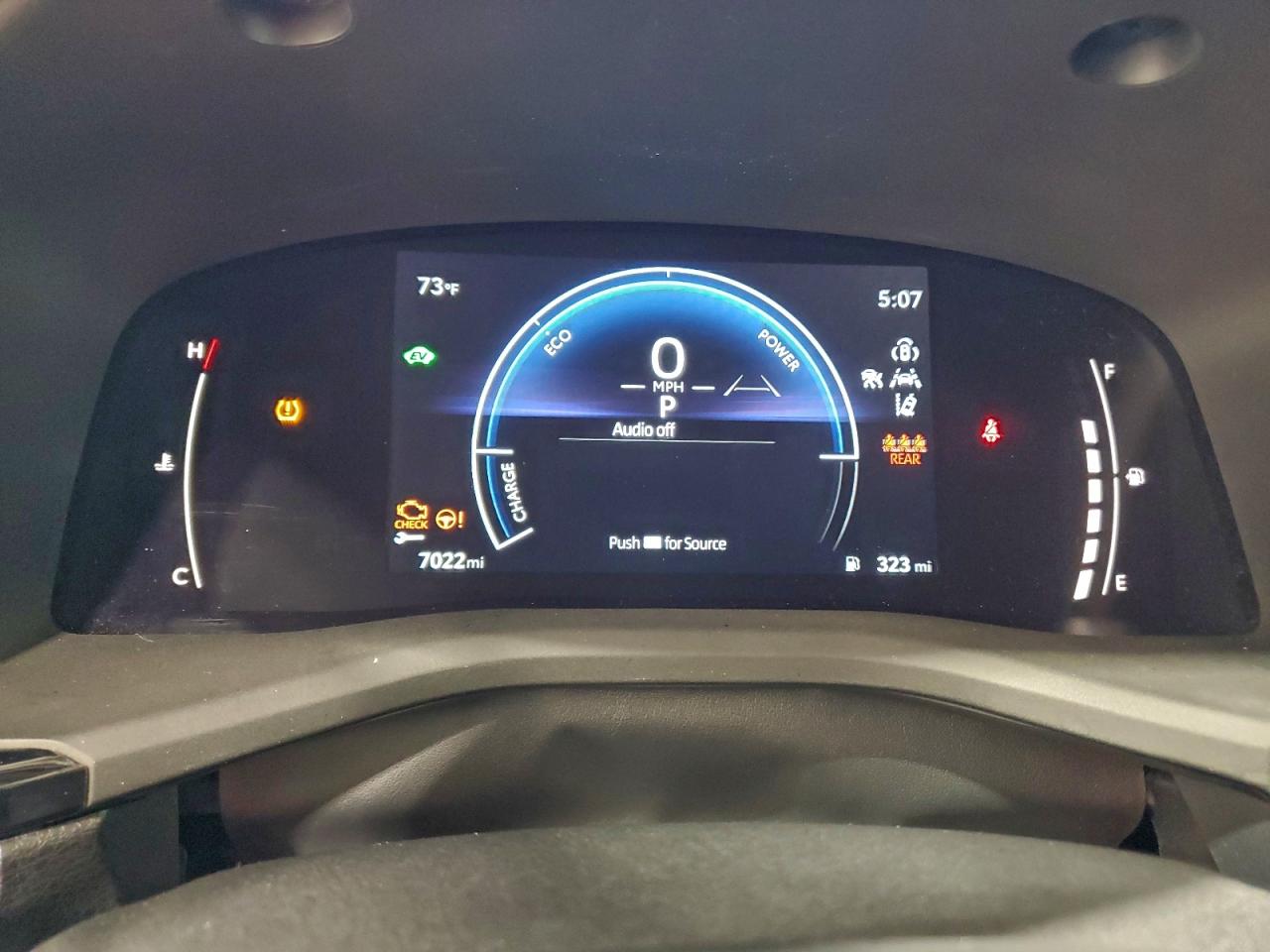 2025 TOYOTA CAMRY XSE photo 9
