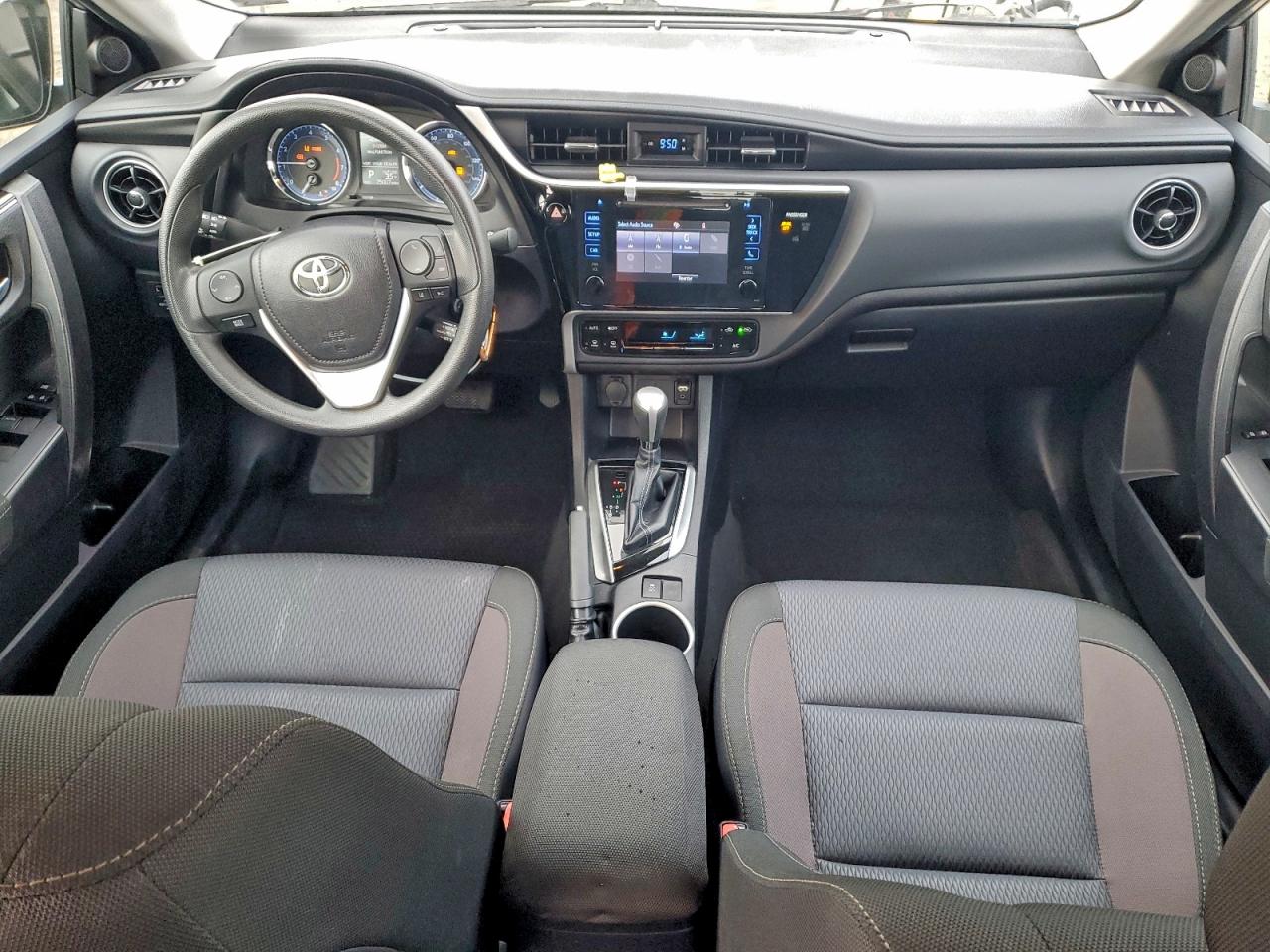 2017 TOYOTA COROLLA L photo 8