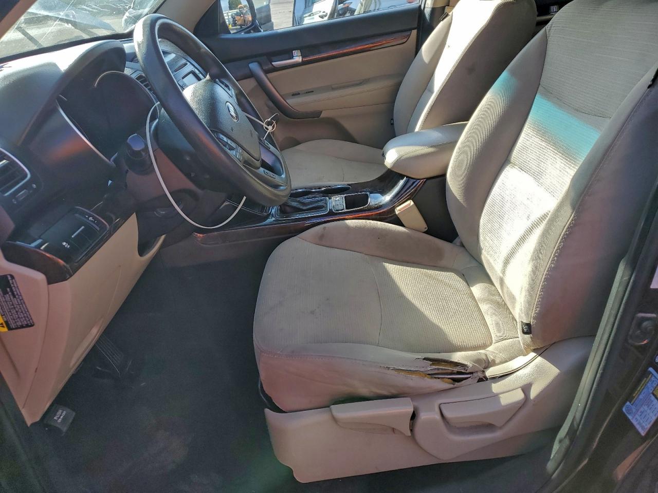 2014 KIA SORENTO LX photo 13