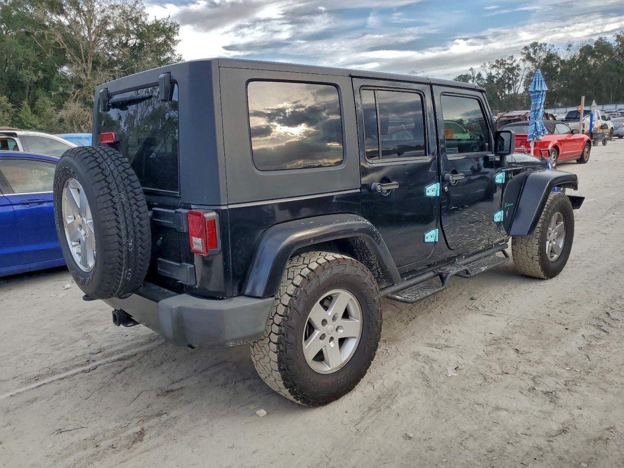 2009 JEEP WRANGLER UNLIMITED SAHARA photo 3
