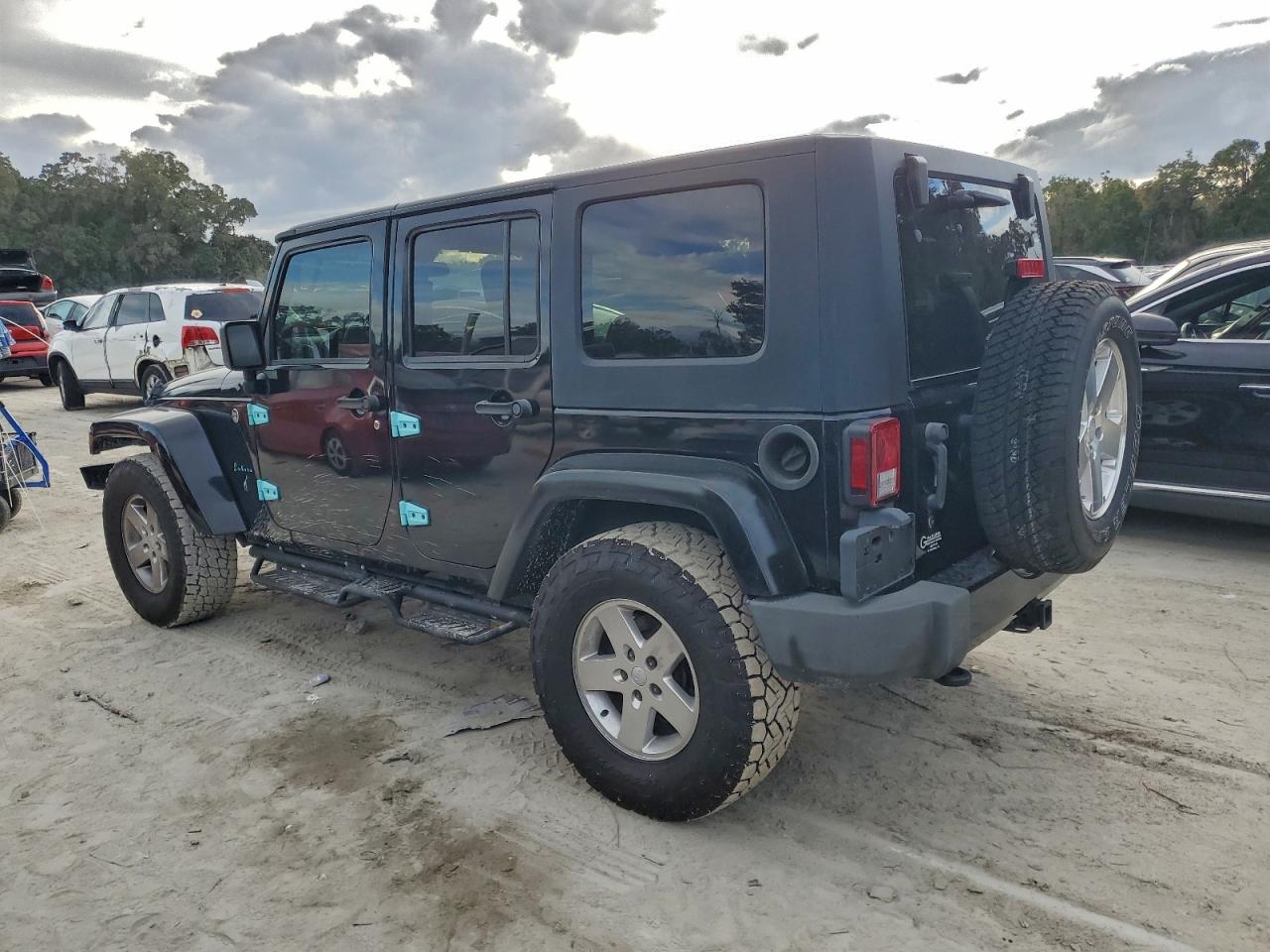 2009 JEEP WRANGLER UNLIMITED SAHARA photo 2