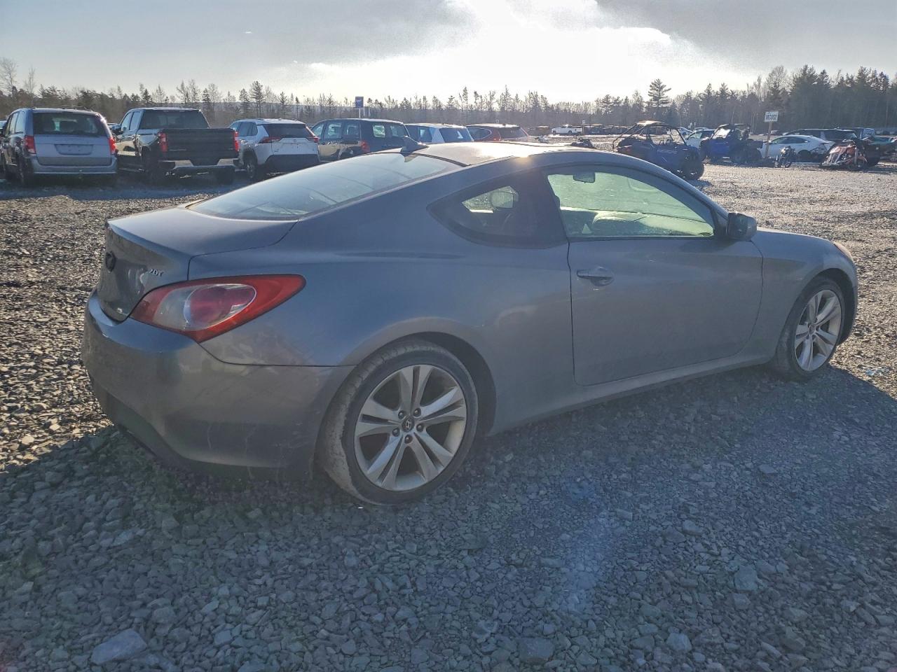 2010 HYUNDAI GENESIS COUPE 2.0T photo 3