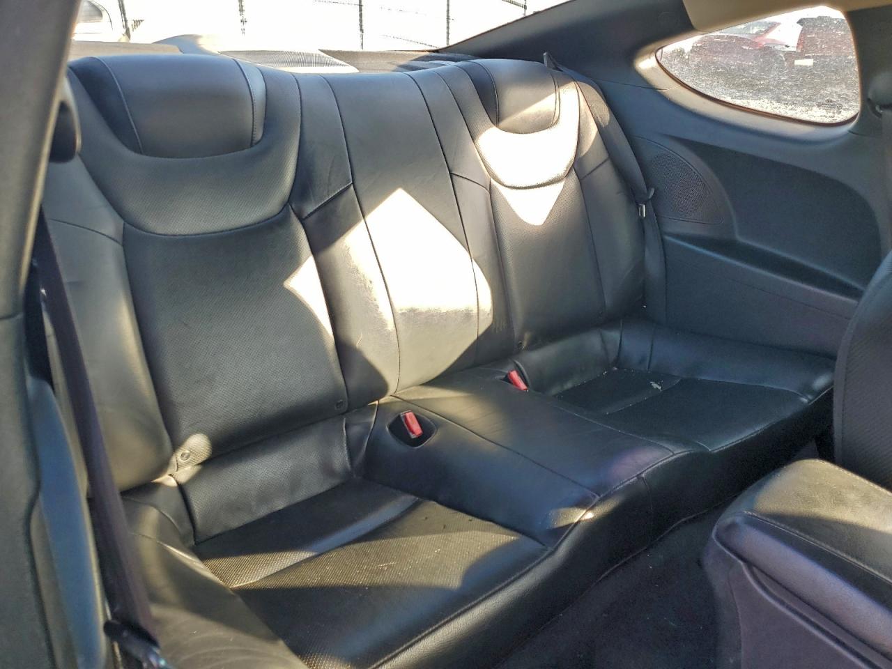 2010 HYUNDAI GENESIS COUPE 2.0T photo 10
