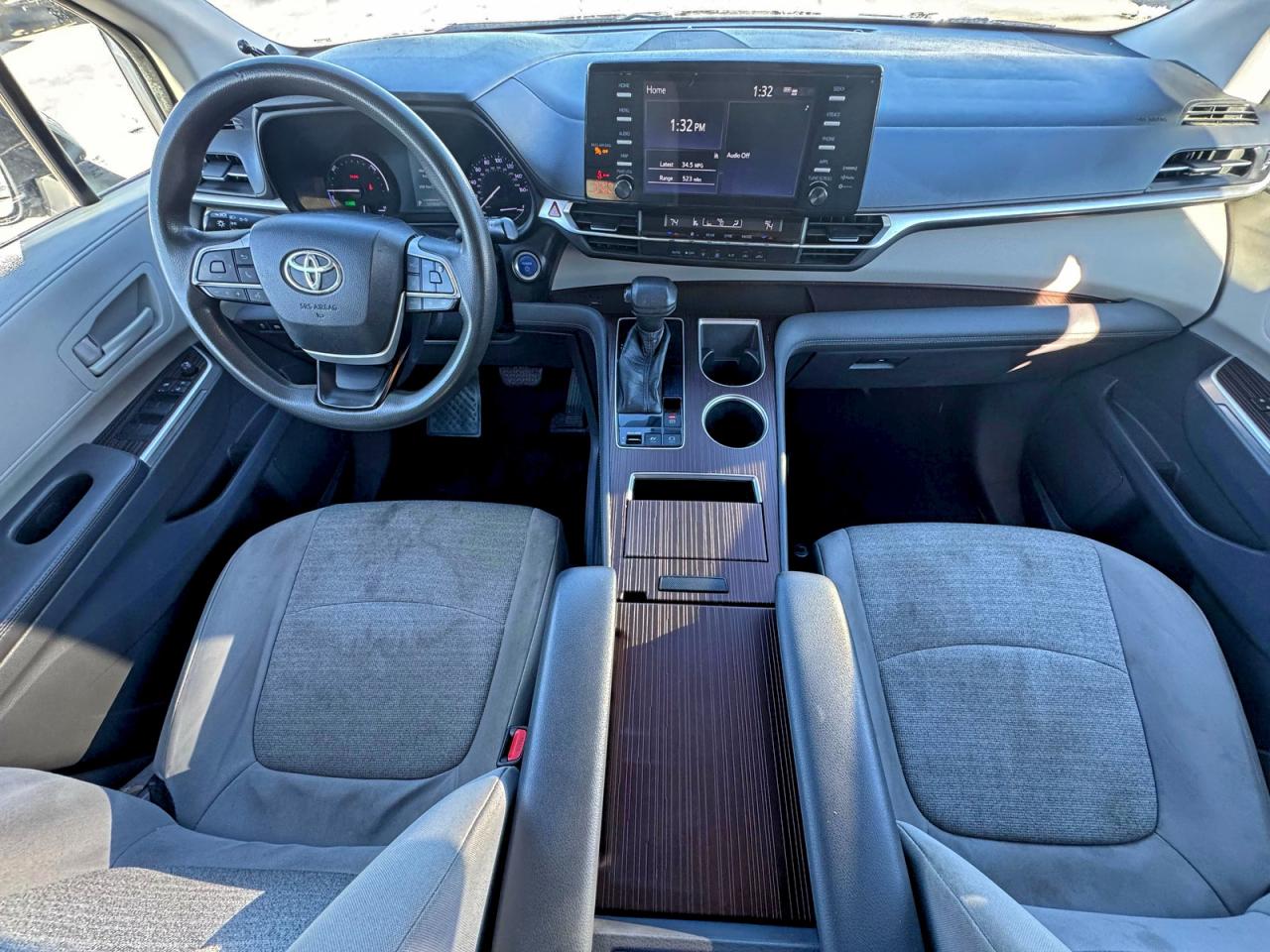 2021 TOYOTA SIENNA LE photo 9
