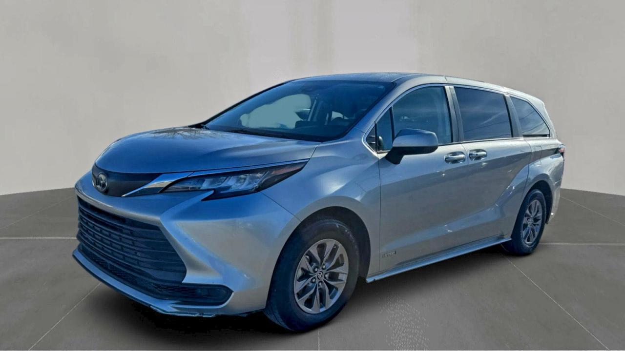 2021 TOYOTA SIENNA LE photo 2