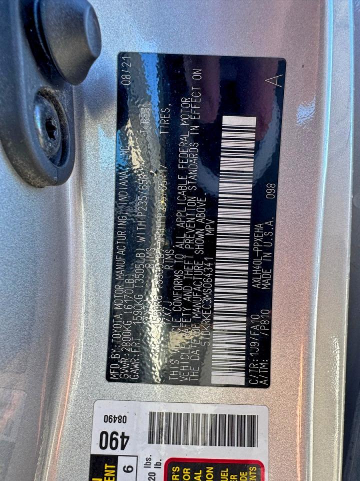 2021 TOYOTA SIENNA LE photo 10