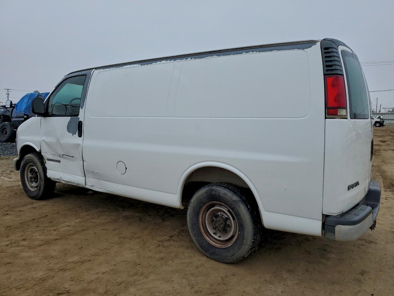 2000 GMC SAVANA G3500 photo 2