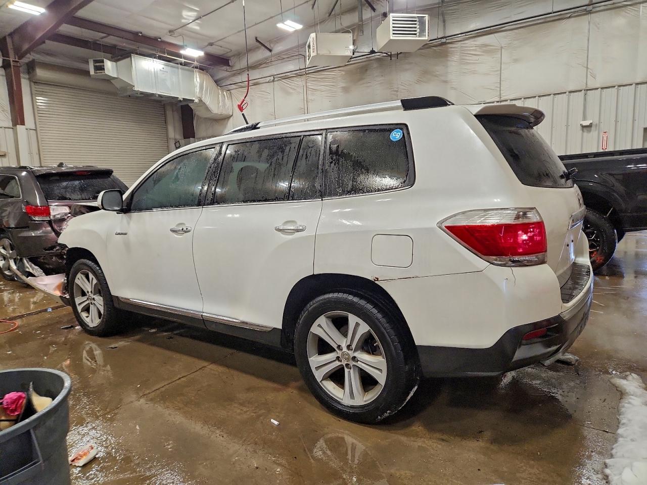 2011 TOYOTA HIGHLANDER LIMITED photo 2