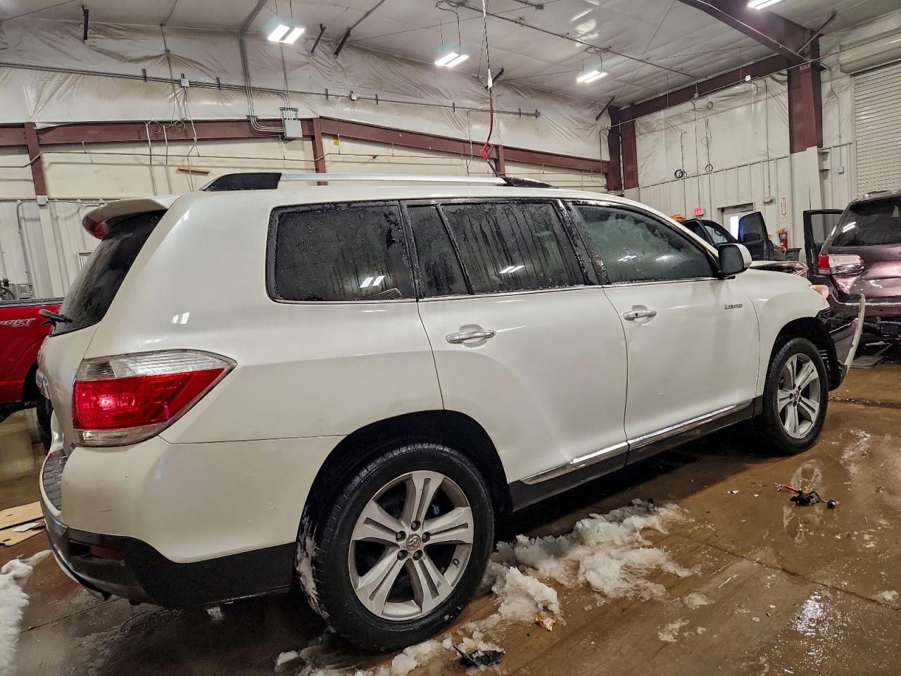 2011 TOYOTA HIGHLANDER LIMITED photo 3