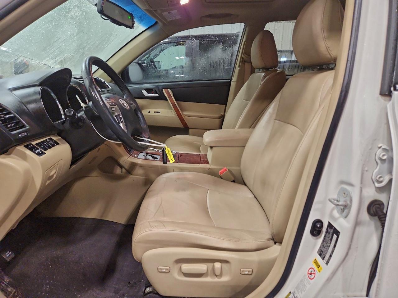 2011 TOYOTA HIGHLANDER LIMITED photo 7