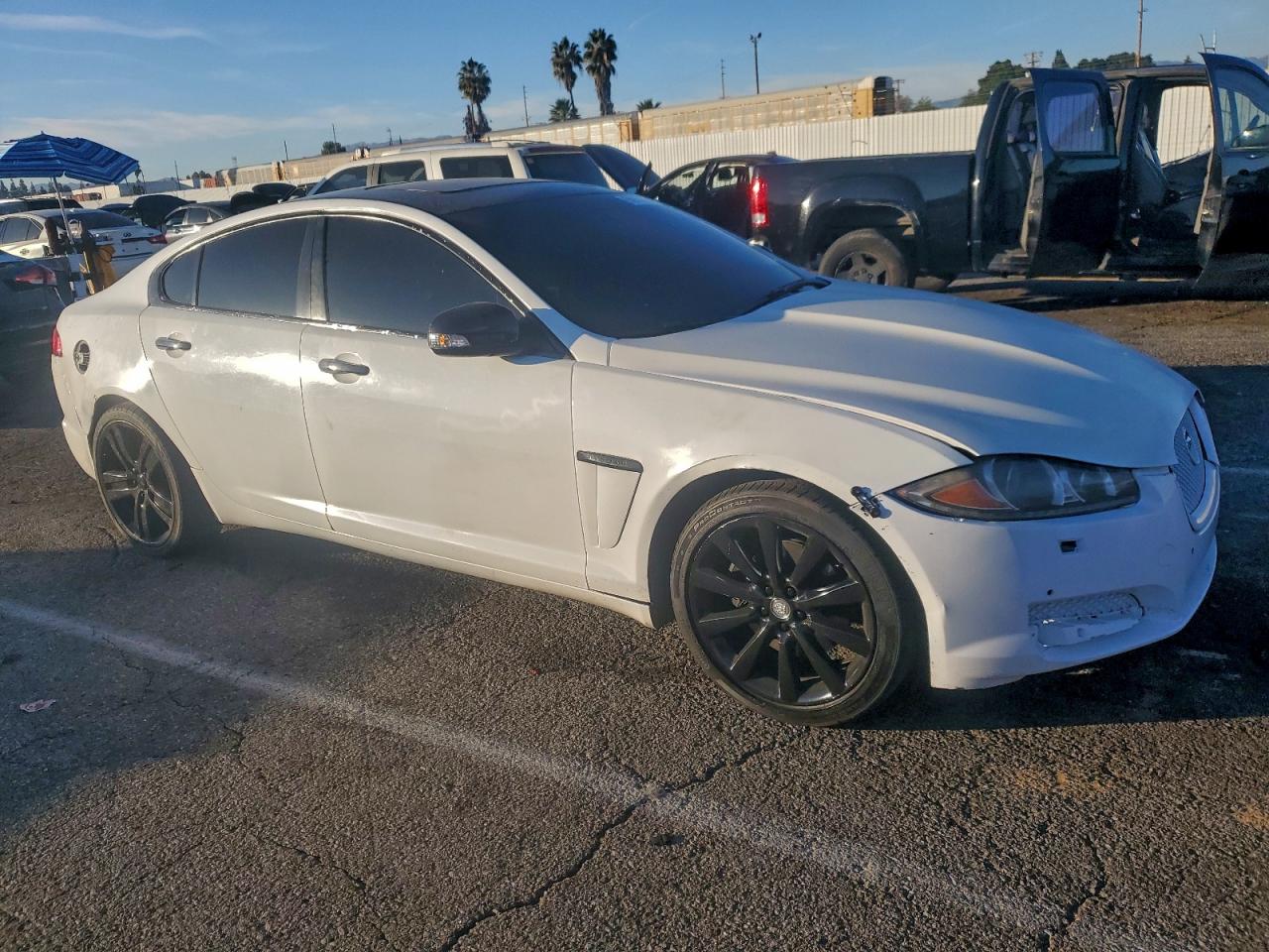 2009 JAGUAR XF LUXURY photo 4