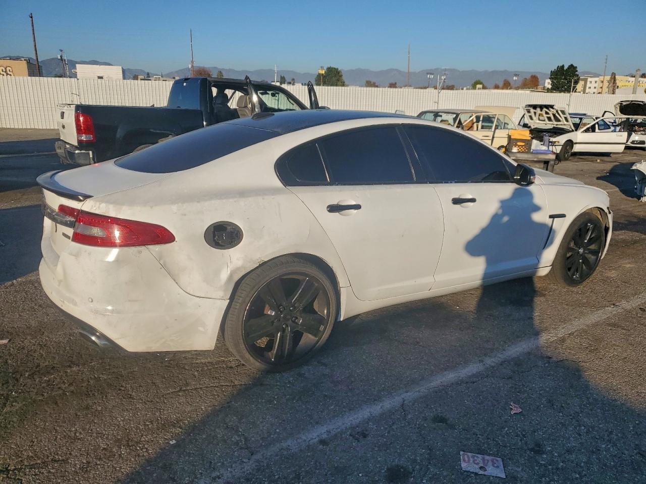 2009 JAGUAR XF LUXURY photo 3