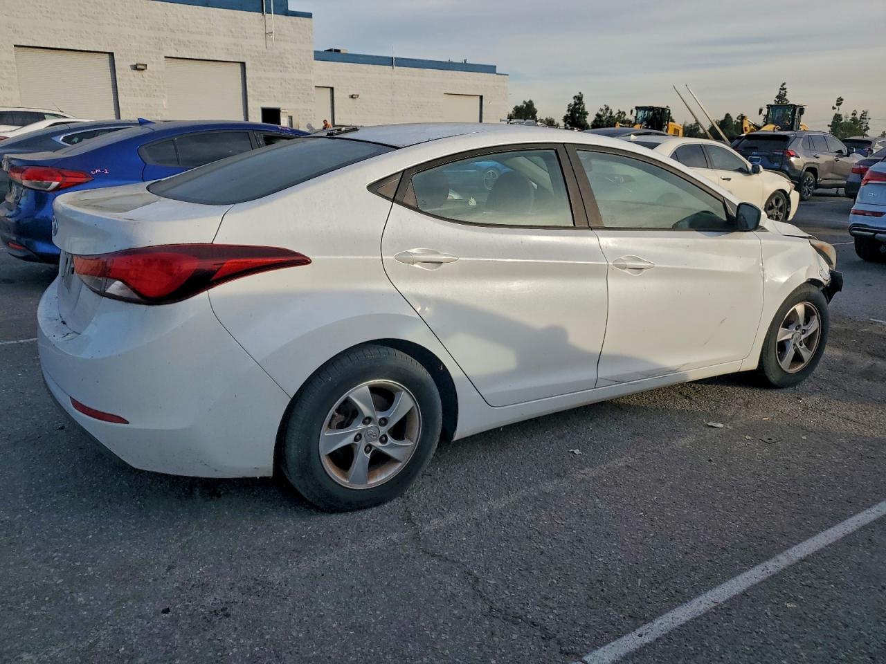 2015 HYUNDAI ELANTRA SE photo 3