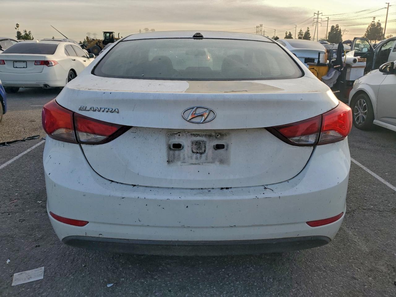 2015 HYUNDAI ELANTRA SE photo 6