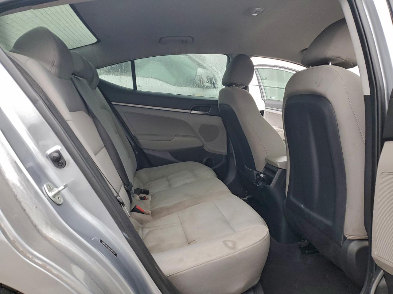 2017 HYUNDAI ELANTRA SE photo 10