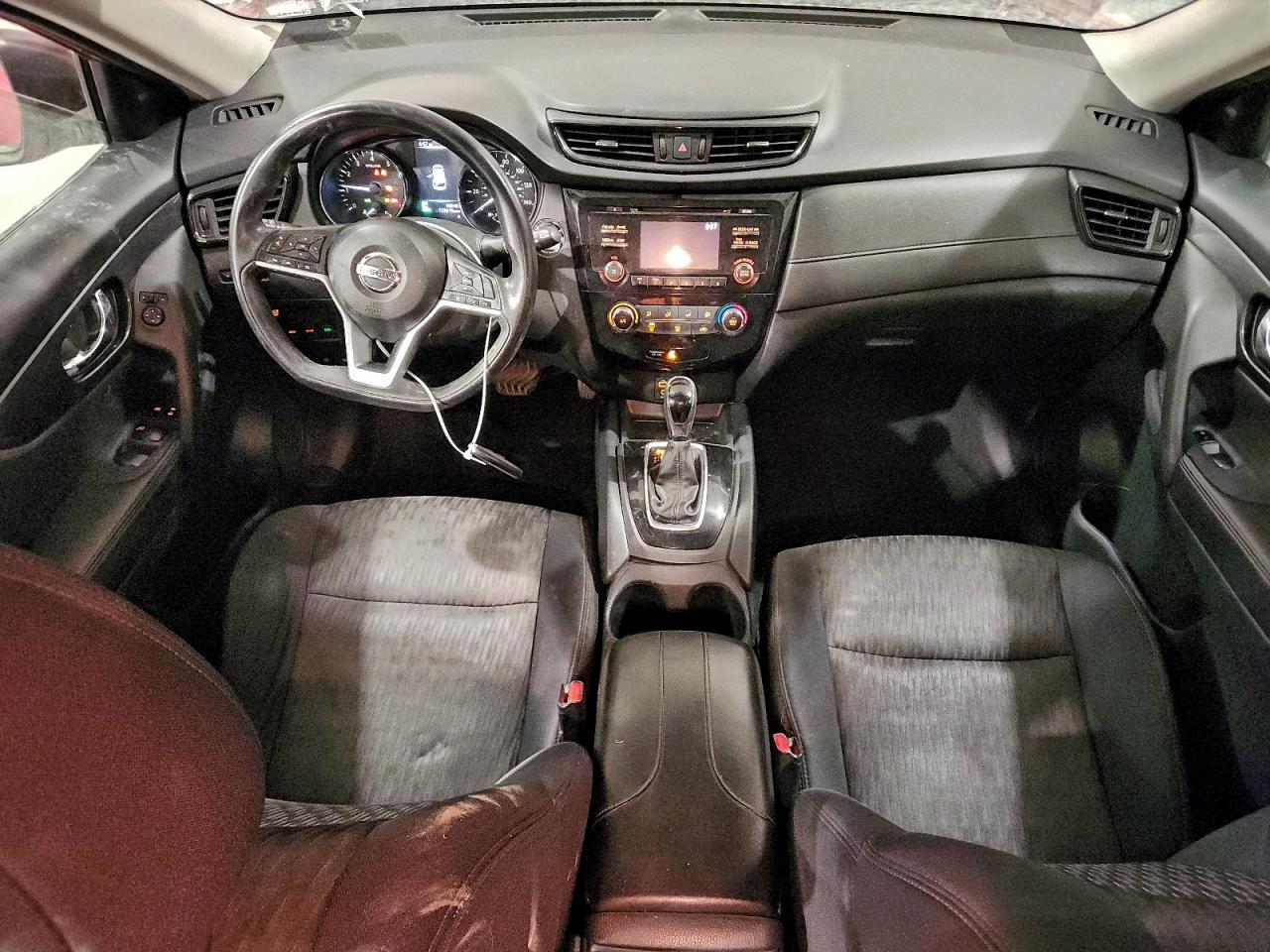 2017 NISSAN ROGUE SV photo 8