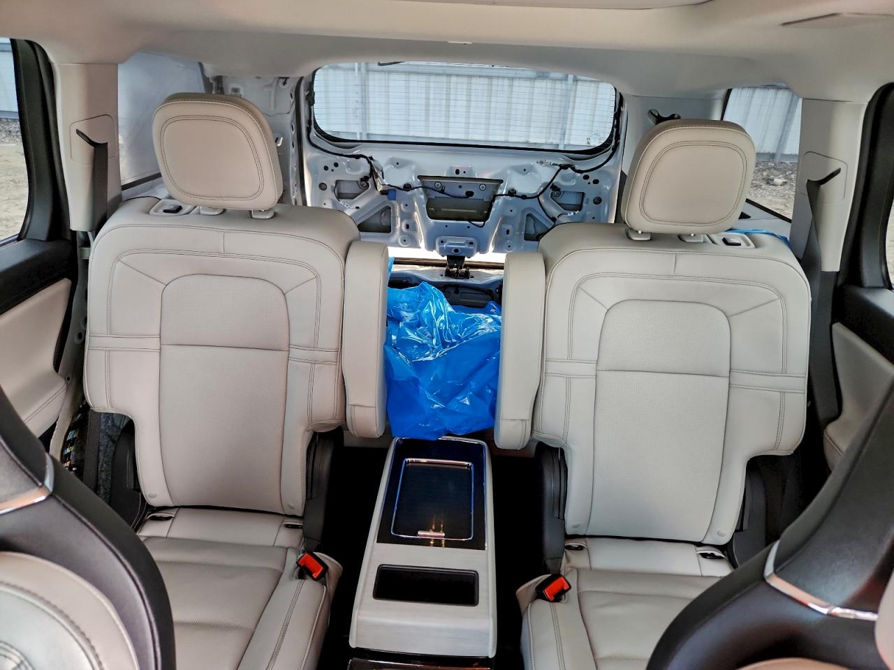2025 LINCOLN AVIATOR RESERVE photo 10